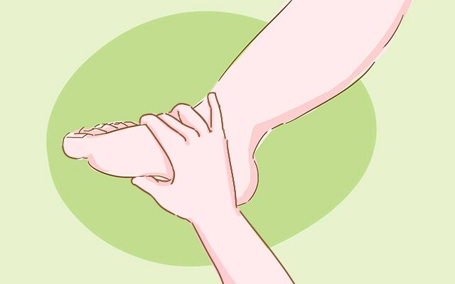 孩子在家不肯穿鞋子,孩子在家里不爱穿鞋子该怎么教育