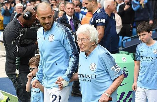 英超感人事件,英超最感人瞬间