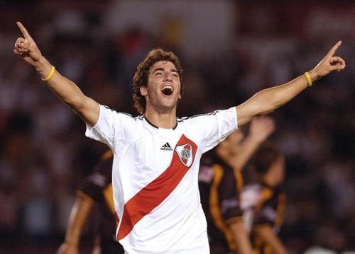 伊瓜因球员,伊瓜因足球