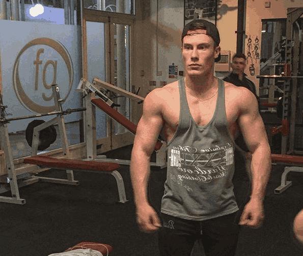 长期健身练出一身肌肉一旦断开训练，肌肉会变成肥肉吗？