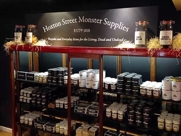 这家怪物用品商店一本正经的胡说八道，背后是竟然他们