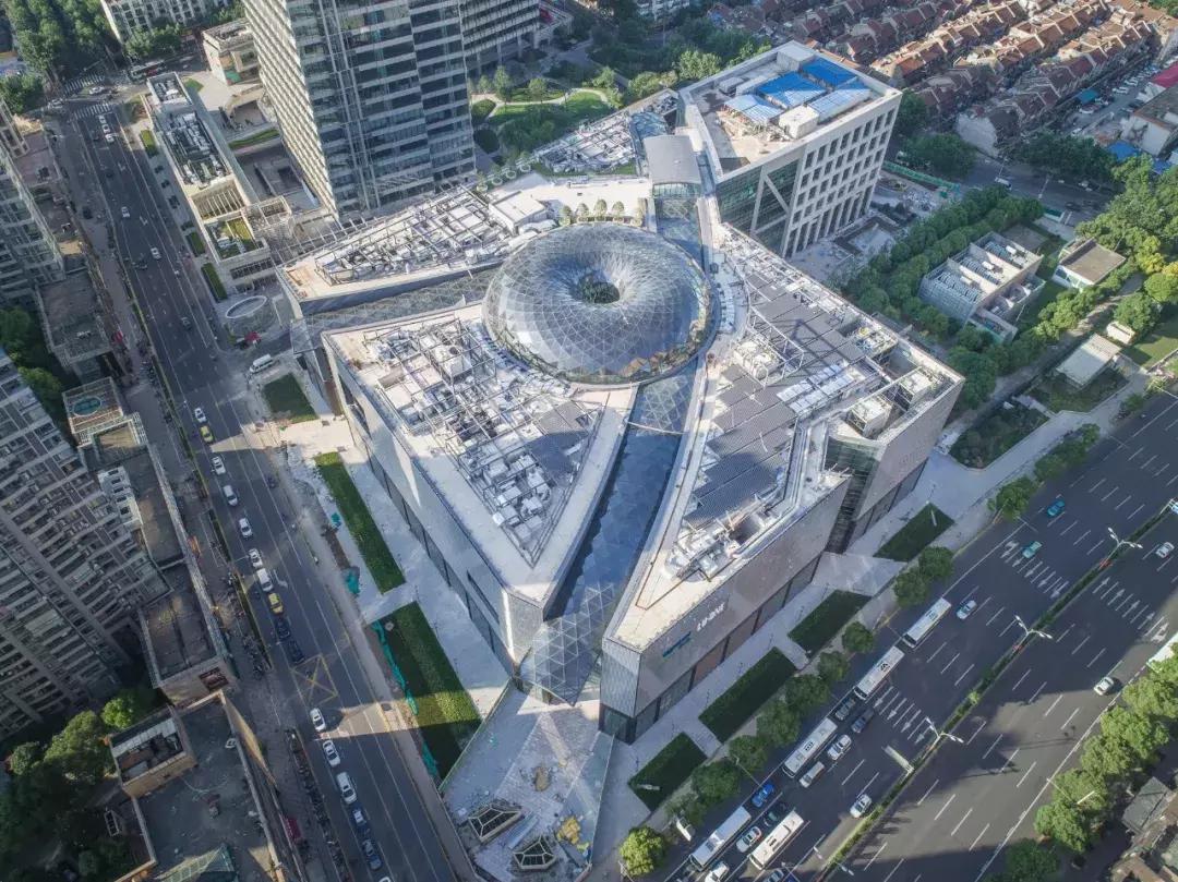 新晋高颜值商场LuOne来了!风铃幕墙穹顶天窗……一站式满足