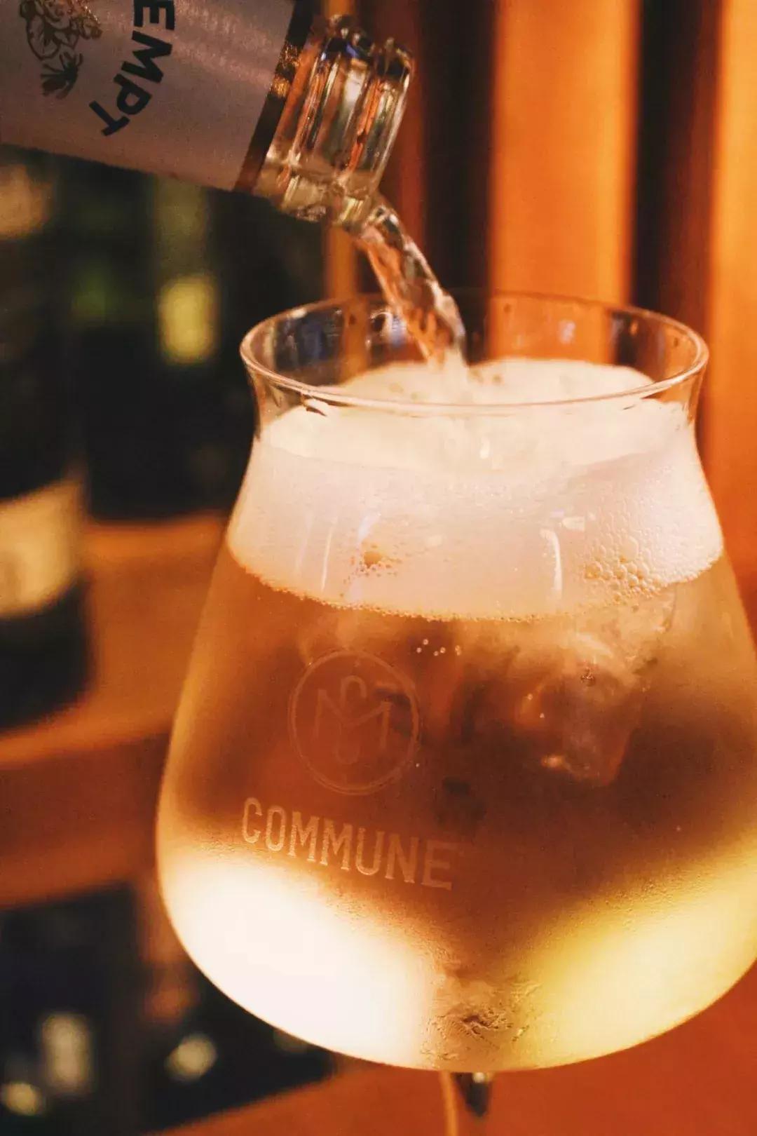 民歌湖酒吧颜值最高的酒吧,畅饮酒吧全国哪里