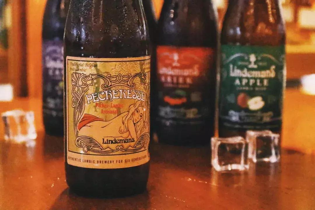 民歌湖酒吧颜值最高的酒吧,畅饮酒吧全国哪里