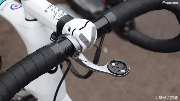 器材盛宴环英国上的车手战车