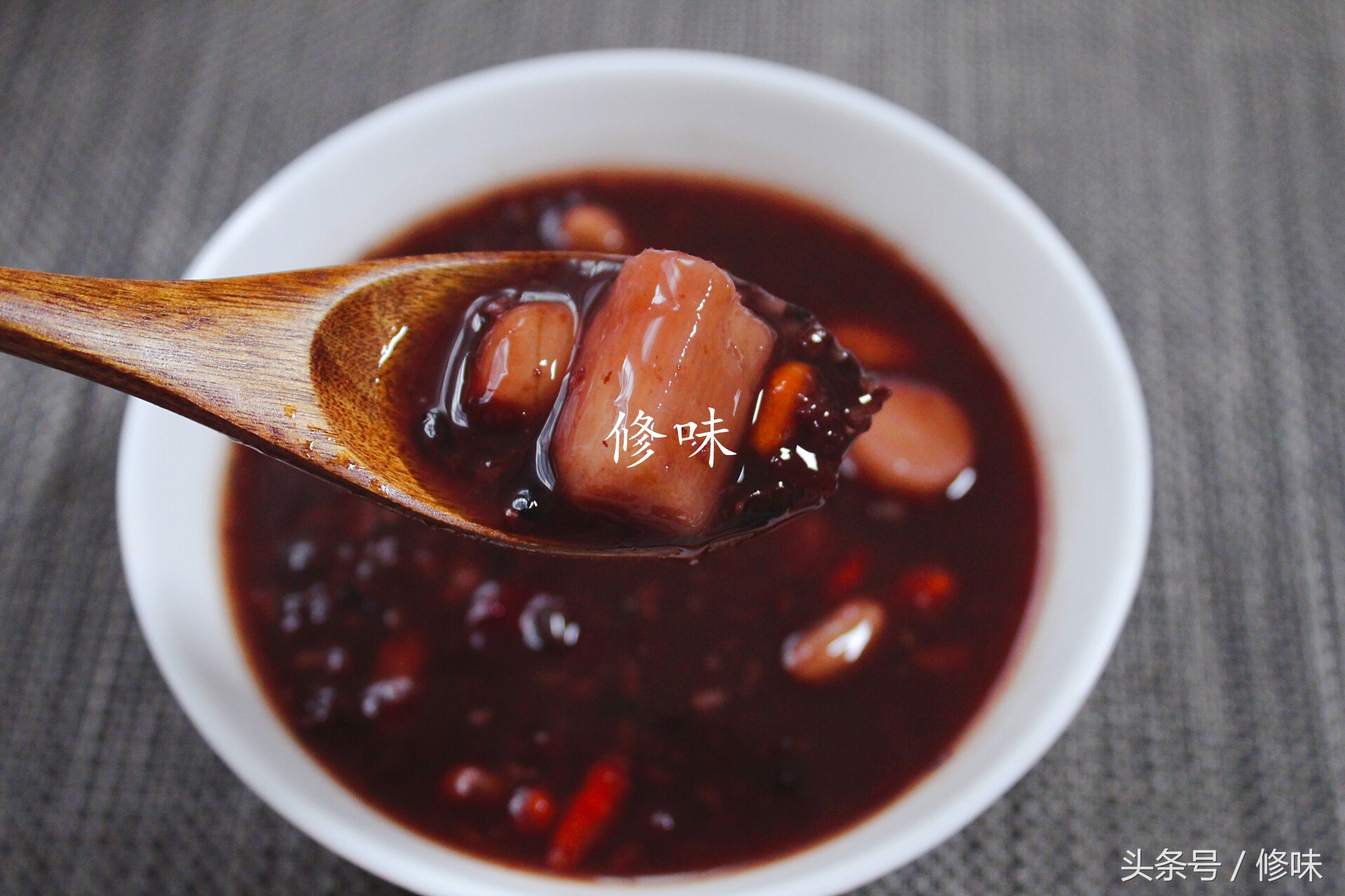 大米粥怎么做补血,煮大米粥放什么煮能补血补气的