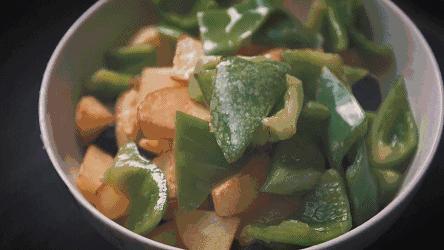 东北老饭盒地三鲜,地三鲜的正宗视频