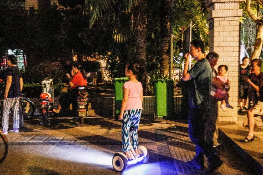 南京的夜晚真实图片,2005年的南京街头真实影像