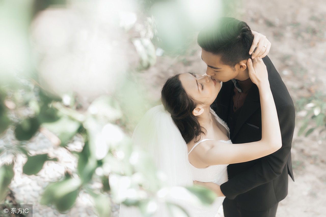 吵架吵一半亲对方,俩人吵架会越吵越亲吗