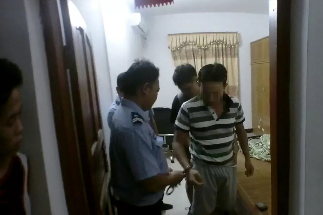 一天三次找“刺激”