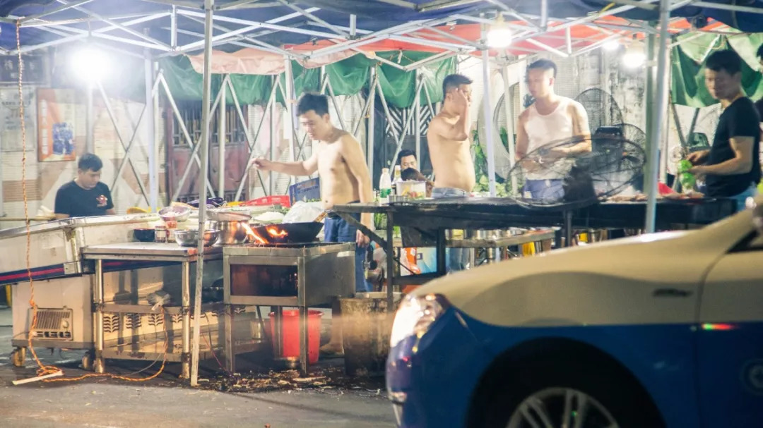 当你抱怨生活太难时,当你抱怨生活不易时