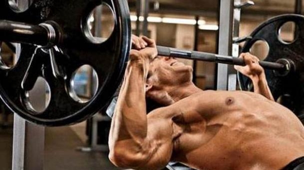 卧推的要点,有哪些卧推动作