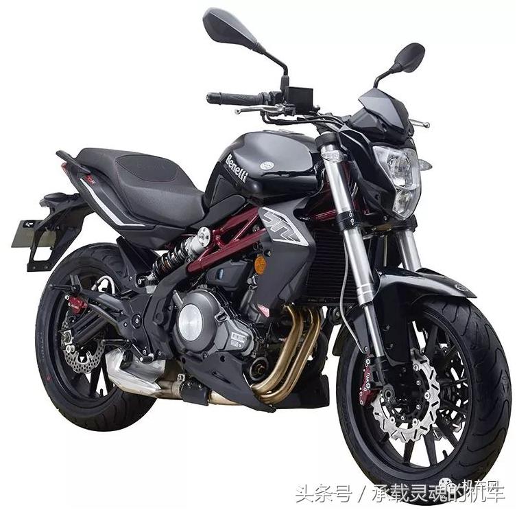 贝纳利黄龙300巡航版摩托车,小丙摩托车评测黄龙300