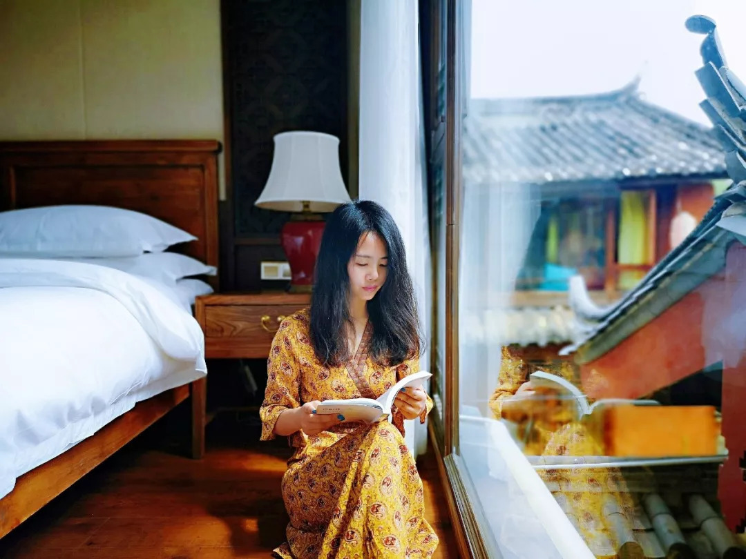 离开故里赴香港30载，玉龙雪山依然屹立为她守候丨丽江·久木居舍