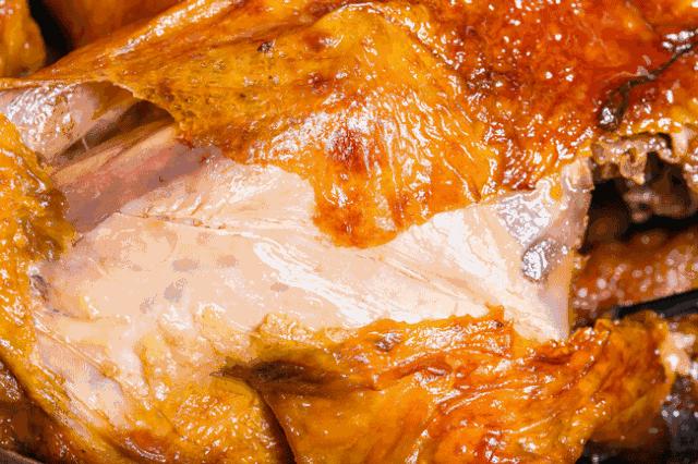 6.8折！陆家嘴惊现1家“网黄餐厅”，人均40+吃哭老板！