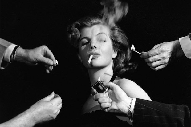 抽雪茄与抽烟哪个危害大,抽雪茄属于抽烟吗