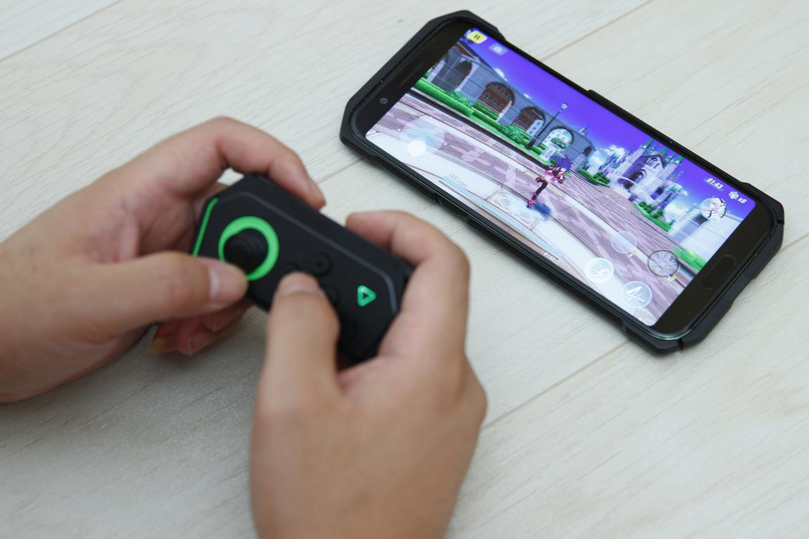 黑鲨手柄如何玩崩坏三,黑鲨能玩vivo服的崩坏三吗