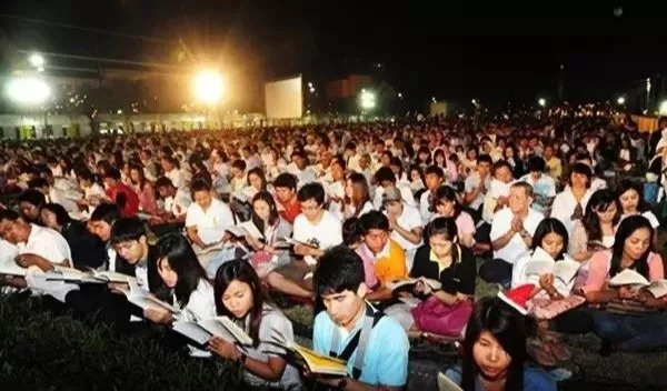 泰国文化礼仪之泰国水灯节,泰国超大水灯节