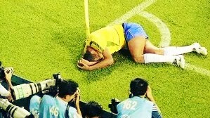 盘点足球十大红卡记录,足球十大球星卡卡