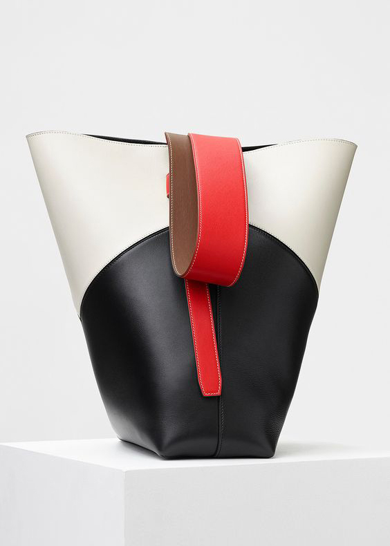 如果你是CELINE的老板会因为换了设计师就不卖自家爆款了吗？