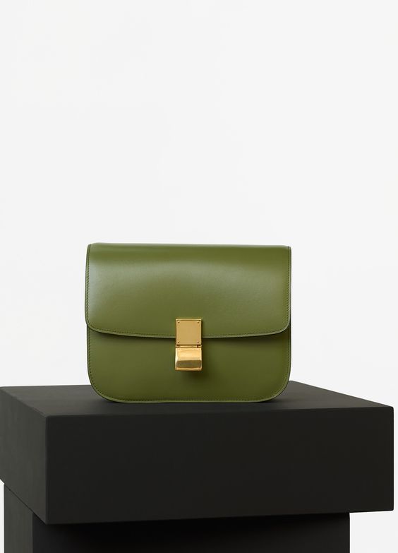 如果你是CELINE的老板会因为换了设计师就不卖自家爆款了吗？