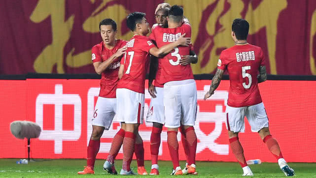 恒大妖星！12场14球，违反发力学的世界波，蒂特还不征召吗？