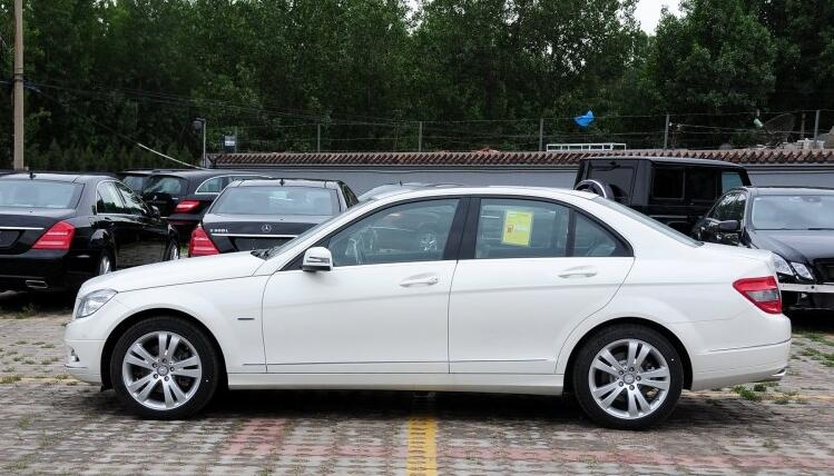 12万在手,是选逼格更高的10年奔驰还是宽体轿跑16年凌度