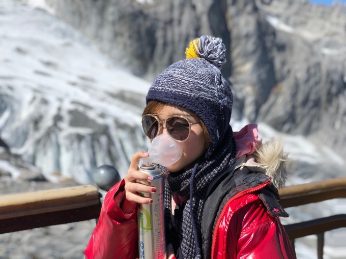 云南八日：看我家帅气小哥哥如何拍照？网友：花痴也要有限度