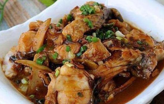 万能鱼汤怎么做,家常炖鱼的最佳方法