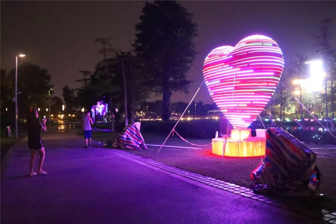 美美美!现在起到10月底,佛山这个超靓灯会喊你来约会,免费!