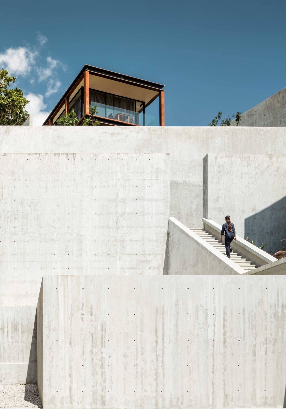 全球婚礼目的地探路：NAKA，悬空在半山腰上的透明火柴盒