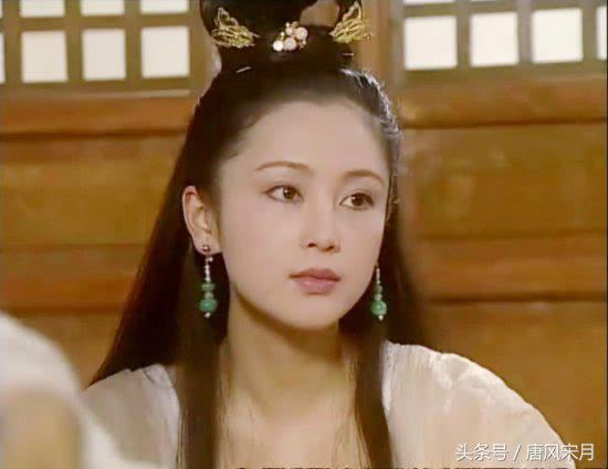 广寒宫那么多宫娥，为啥猪八戒非要*戏调**嫦娥，而不*戏调**别人？