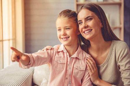 六岁小孩子特别怕生怎么办,孩子怕生如何解决