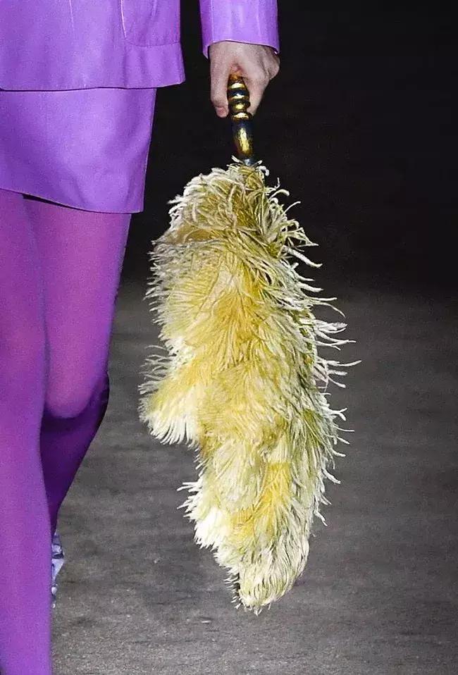 gucci最近为啥这么火,gucci怎么可以不排队