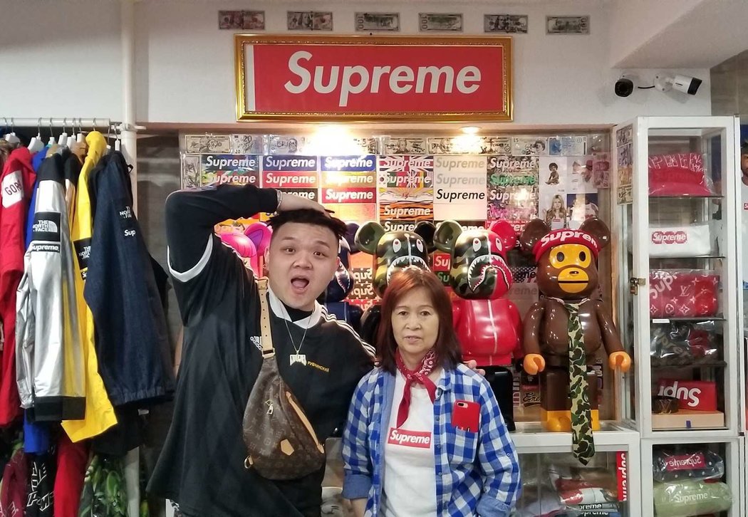 纽约supreme中国大妈,中国supreme大妈