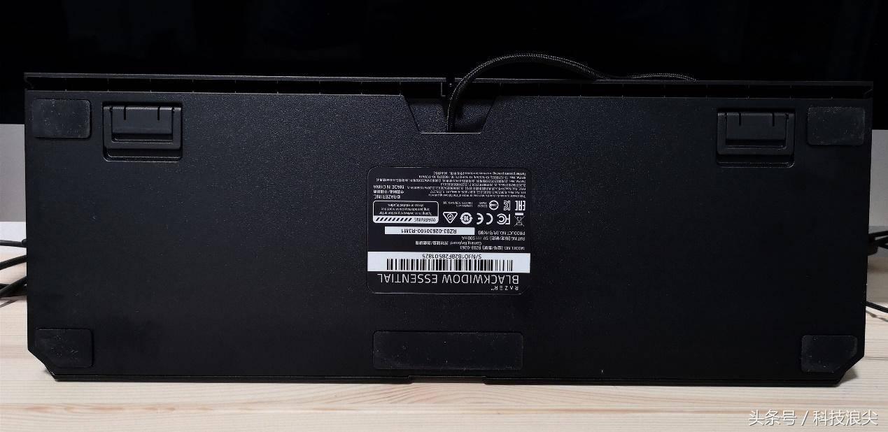 雷蛇黑寡妇蜘蛛标准版比较,雷蛇黑寡妇v3按键压感不一样