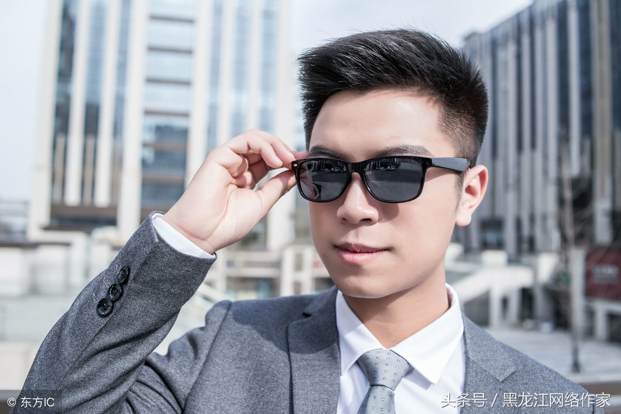 一场风花雪月的麻辣烫（作者：泪眼问花）