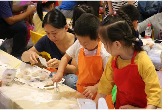 Alavening阿拉的小闹闹携手北京苏宁红孩子欢乐闹中秋