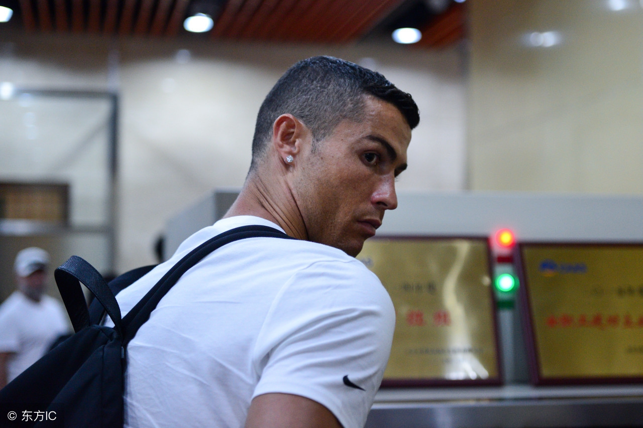 c罗多项数据比皇马出色,c罗在皇马表现最好的一个赛季