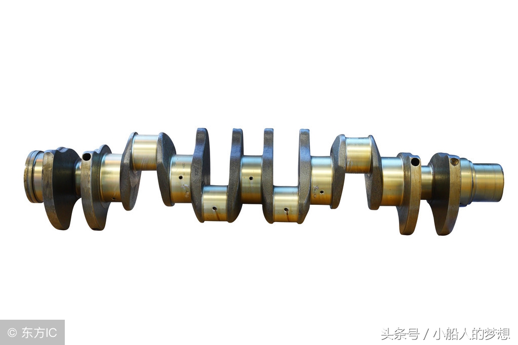 柴油机的飞轮是什么样的工作原理,柴油机上又重又大的飞轮的作用