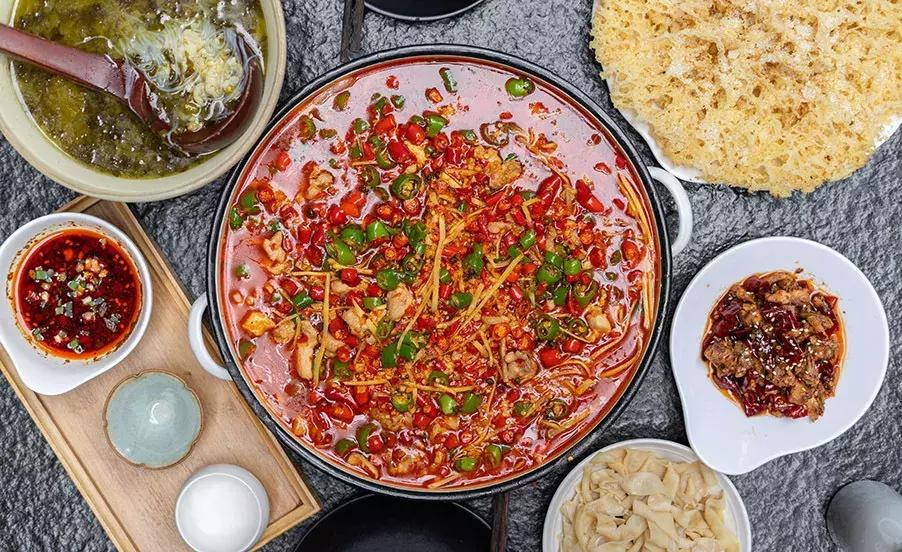 去这家店吃饭还要带西瓜霜？！成都这个“网绿”店暗藏玄机~