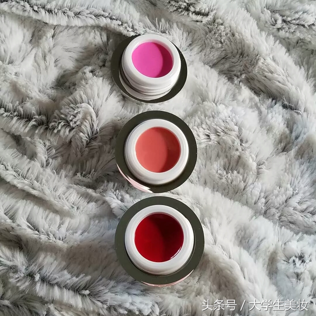 秋季润唇变色唇膏哪款最好用,想要好看又好用的唇膏怎么搜