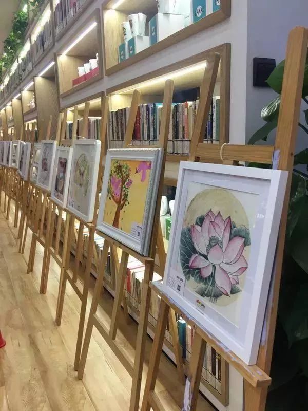 只有7天！斛擋巷嘉年华升级版来袭，百份GUCCI免费送，解锁你的逛吃技能！