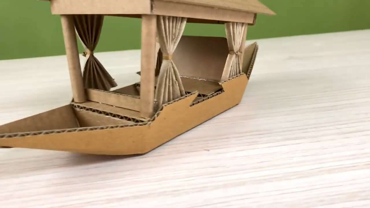 用纸板制作杭州西湖的观光船,纸质运河船模型手工制作