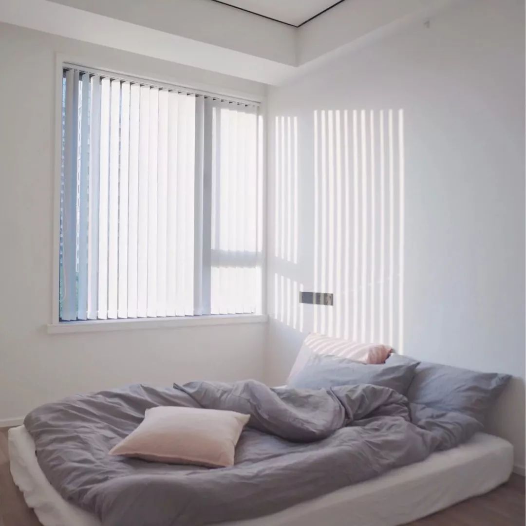 卧室装修窗户怎么装,客厅与卧室之间的窗户怎么装修