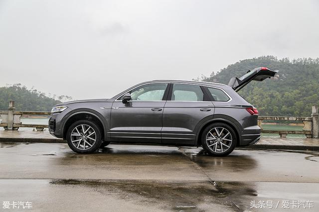 新款途锐比老款途锐小,全新大众途锐测评