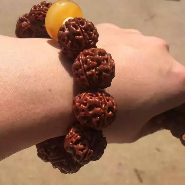 男人戴手串三圈好看还是2圈好看,1977属蛇的男人戴什么手串好