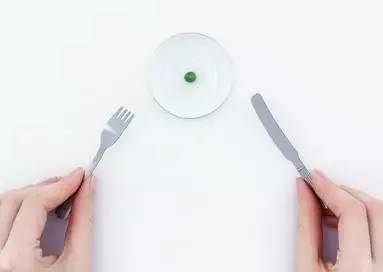 一直吃饭停不下来吃到想吐,吃到想吐还是停不下来