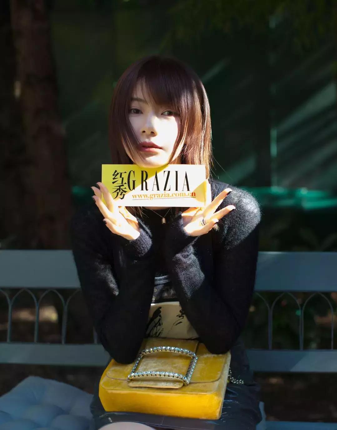 戚薇霸气走秀,唐嫣戚薇机场街拍大全