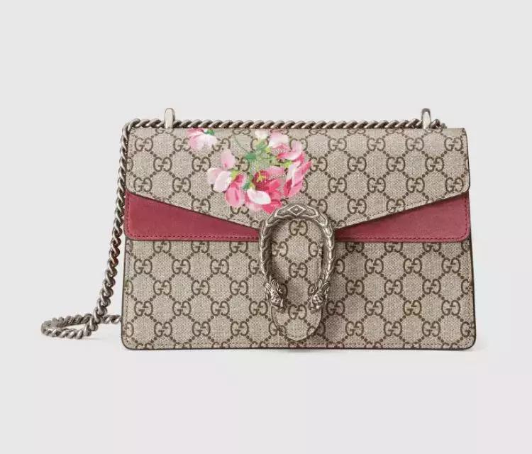 国庆背上小行囊,国庆出游包包里装什么